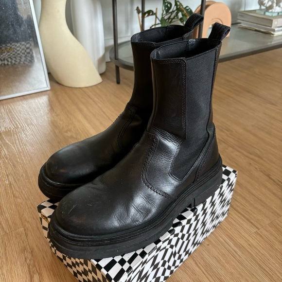 Zara Men’s Lug Sole Leather Boots - Picture 1 of 4